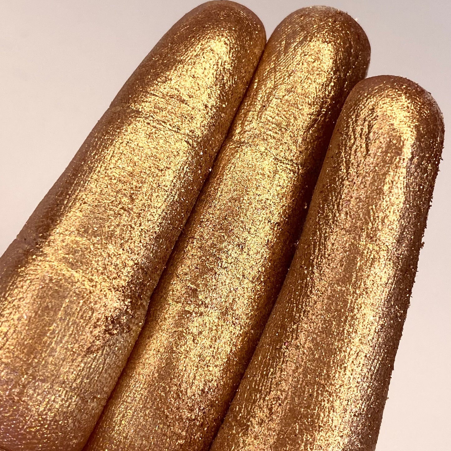 Bronze highlighter pigment