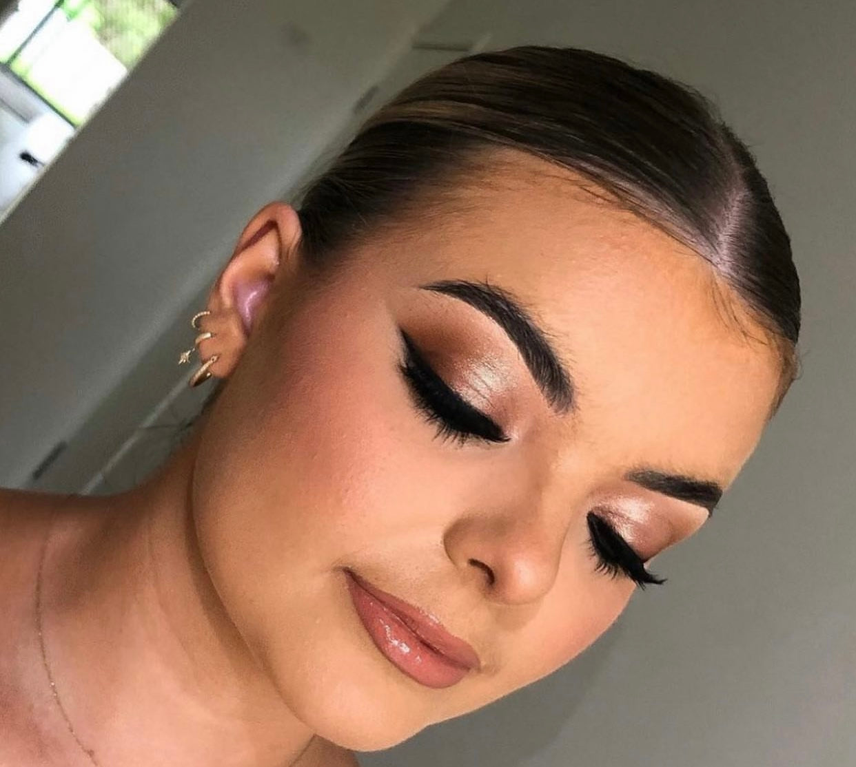 Bronze highlighter pigment
